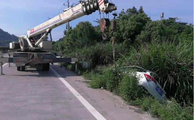 讷河重载吊车救援